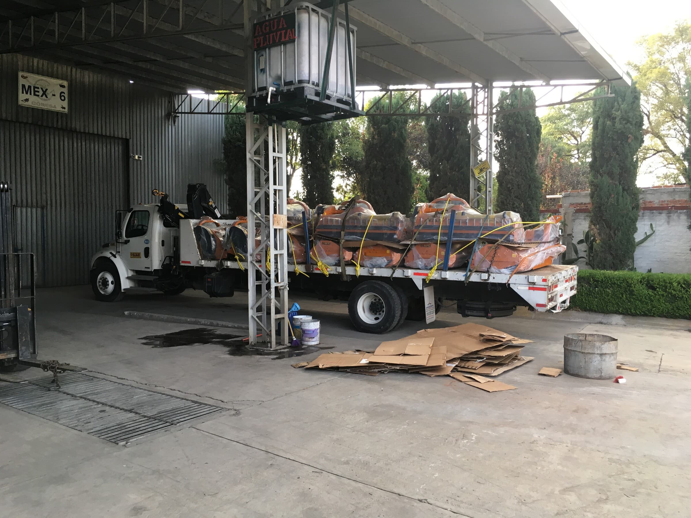 Importación BERTI recién descargada en bodega MEX 6