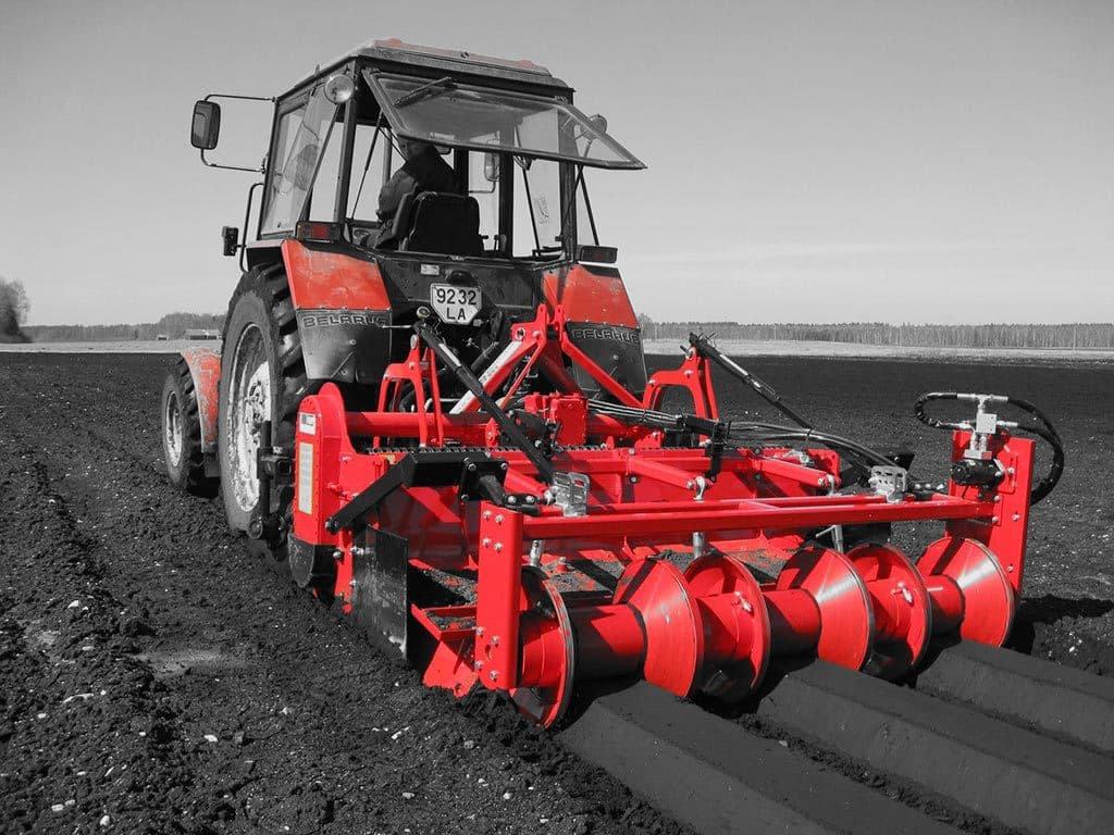 Acamadora RSC trabajando en campo