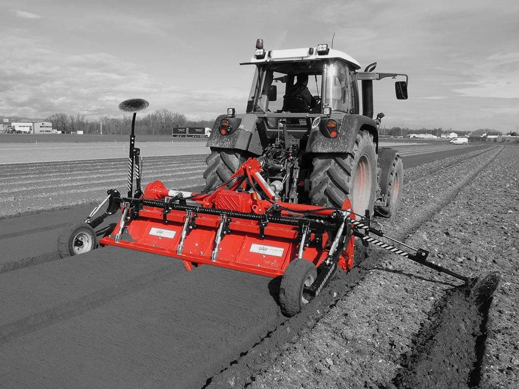 Acamadora RSE con guiado GPS en campo